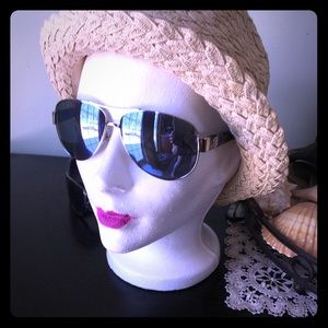 ❤️❤️Tory Burch Sunglasses EUC/Hat & Head $120.00